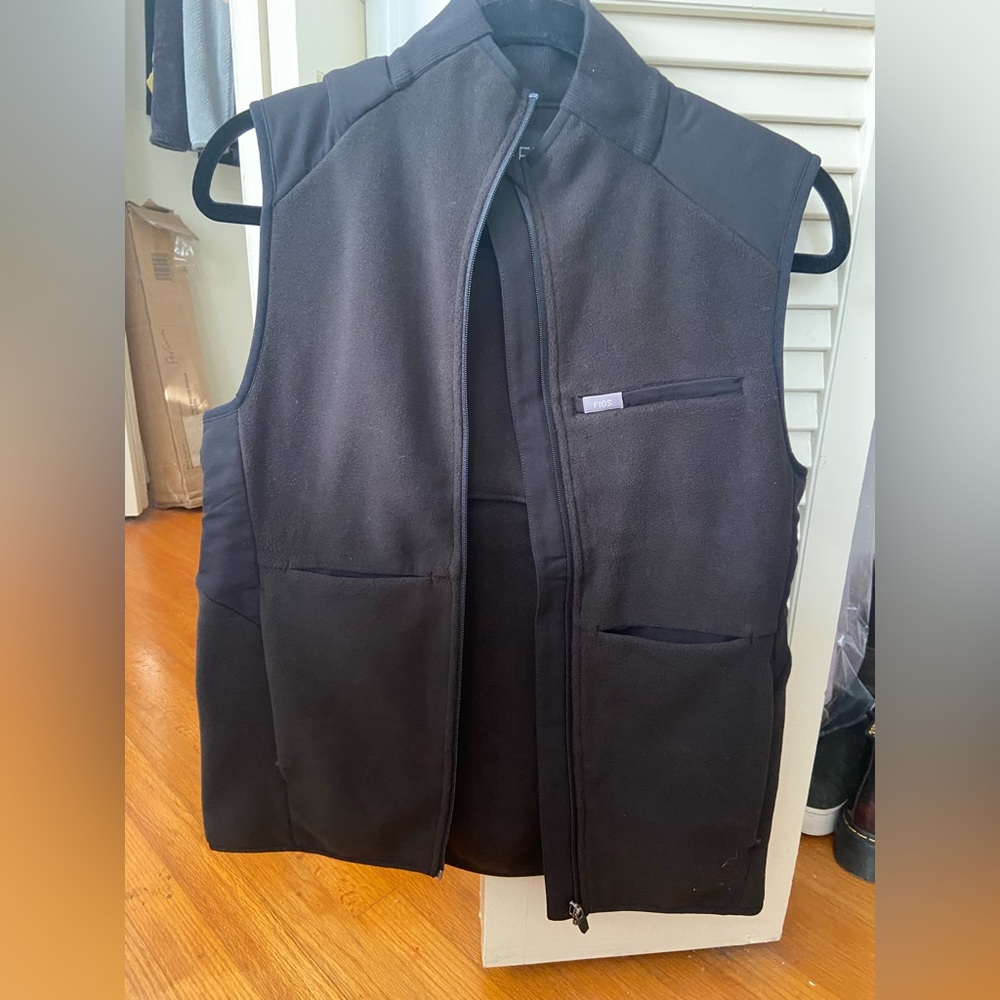 NWOT Figs On-Shift Fleece Vest